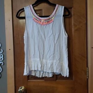 Cropped length gauzey sleeveless blouse